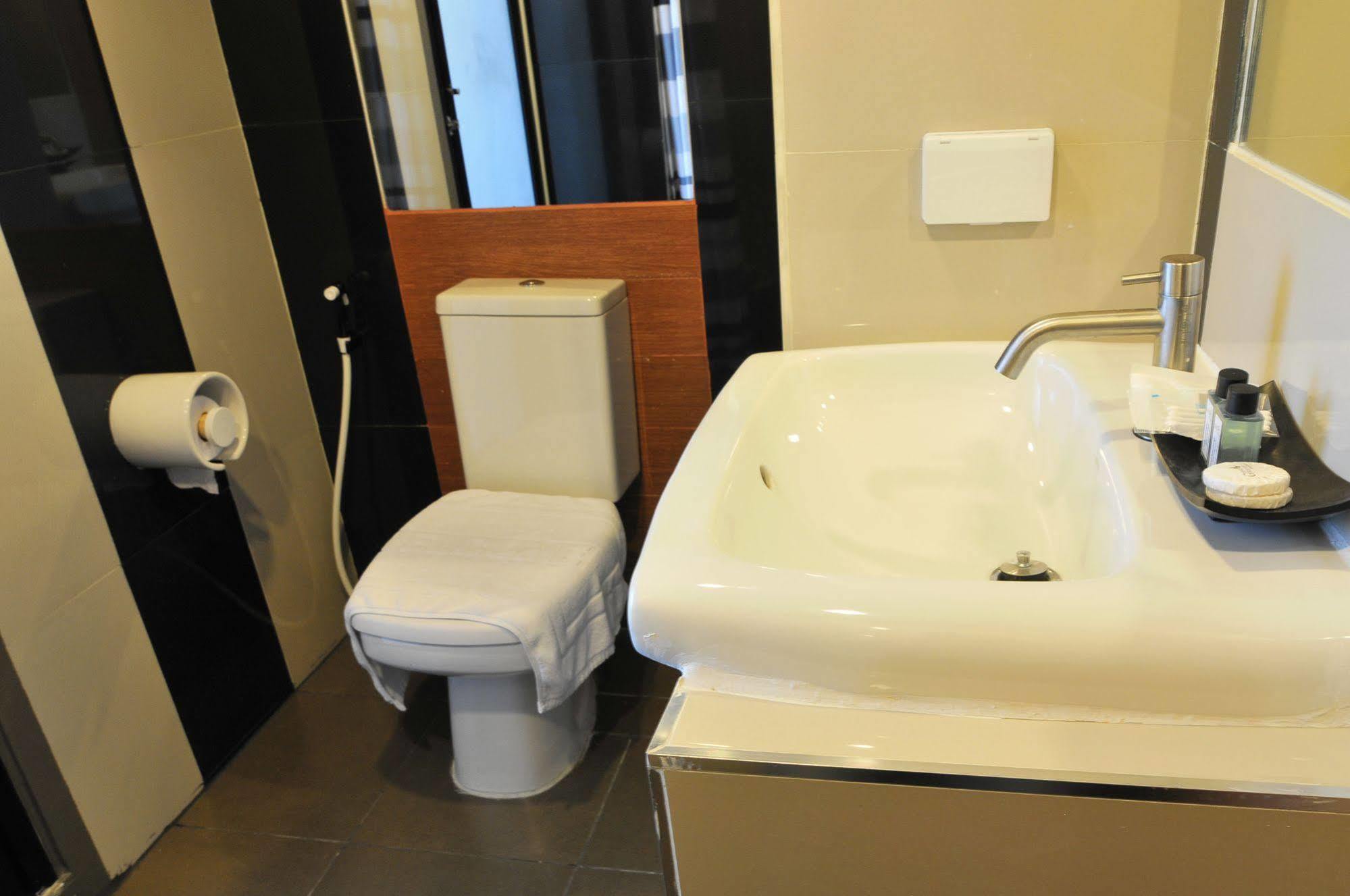 Grand Marina Residence Hotel Ban Laem Chabang Luaran gambar