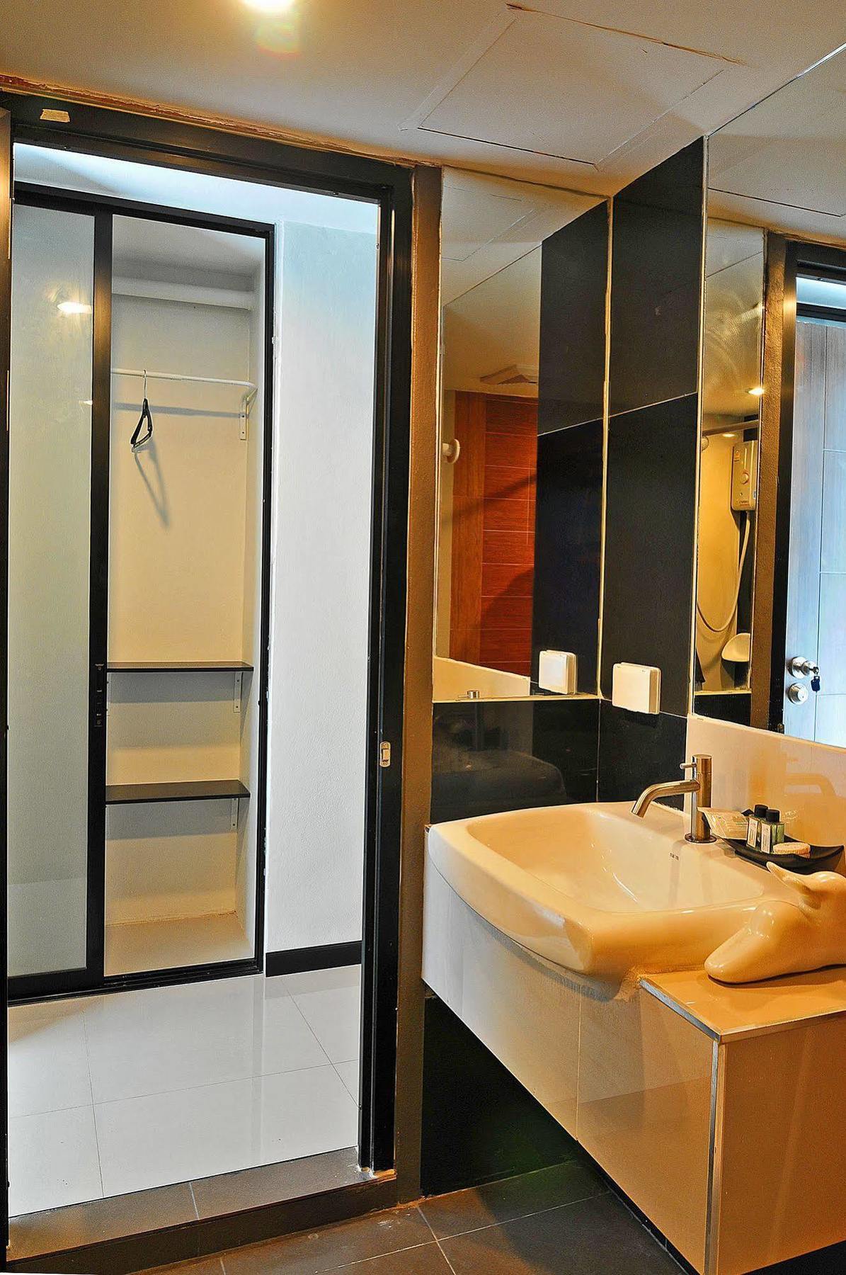 Grand Marina Residence Hotel Ban Laem Chabang Luaran gambar